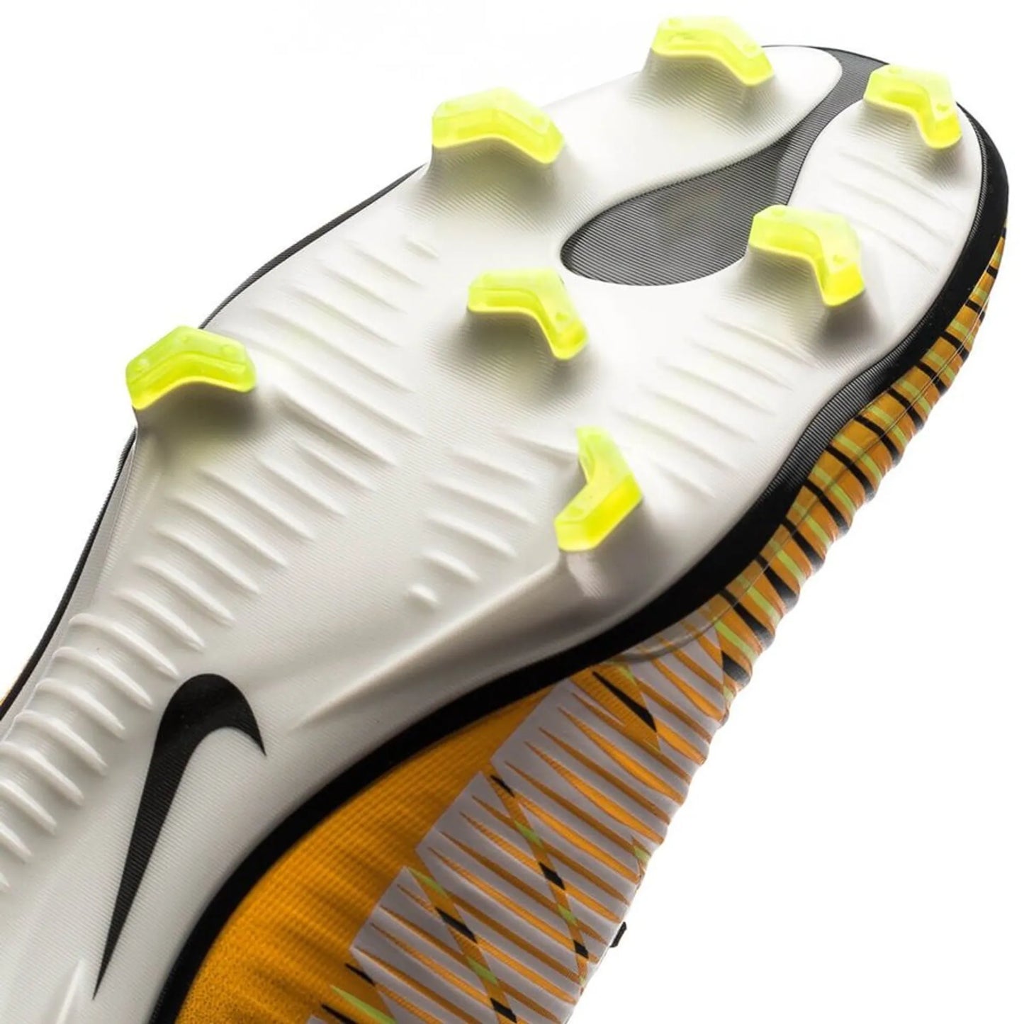 Mercurial Vapor 11 FG Lock in. Let loose.