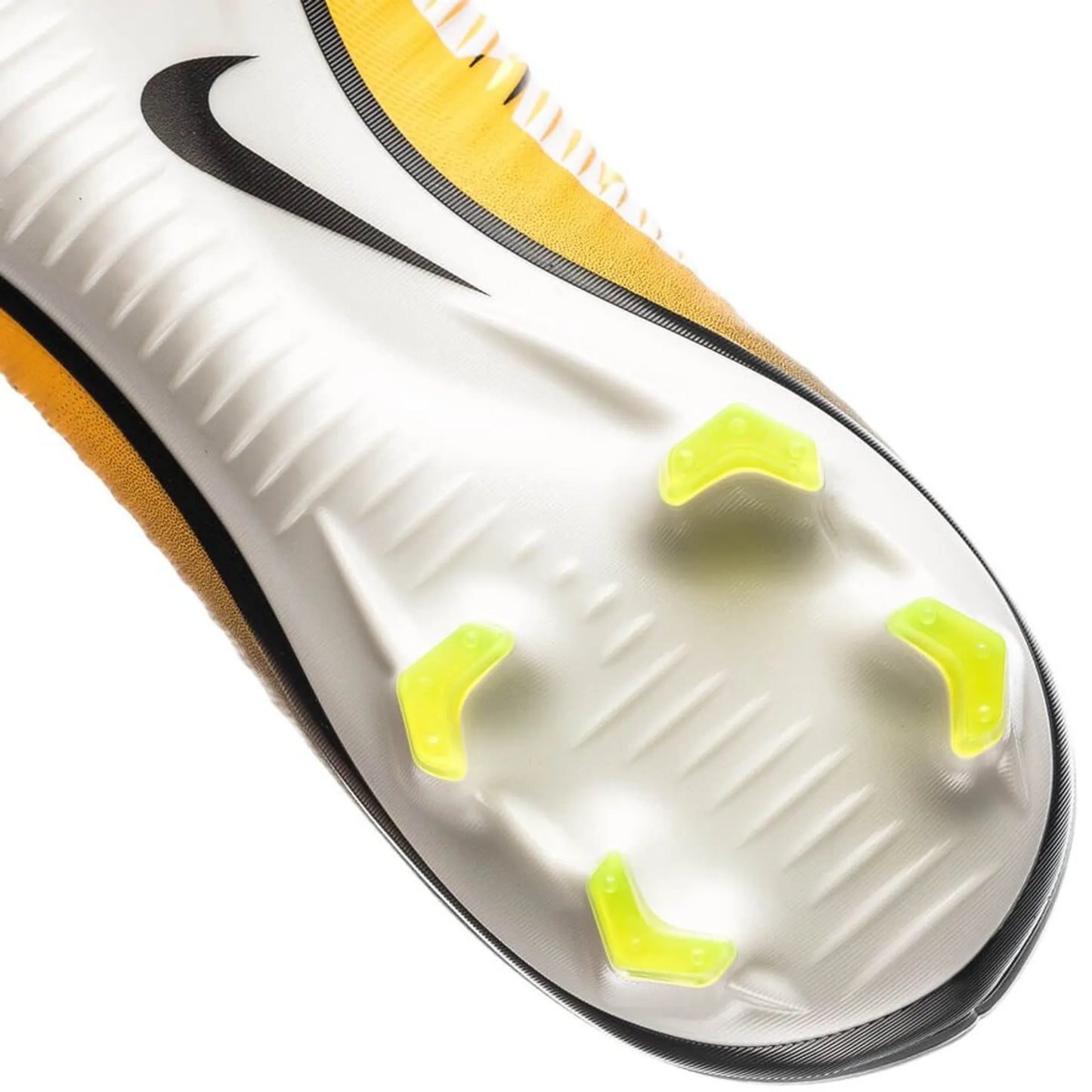 Mercurial Vapor 11 FG Lock in. Let loose.